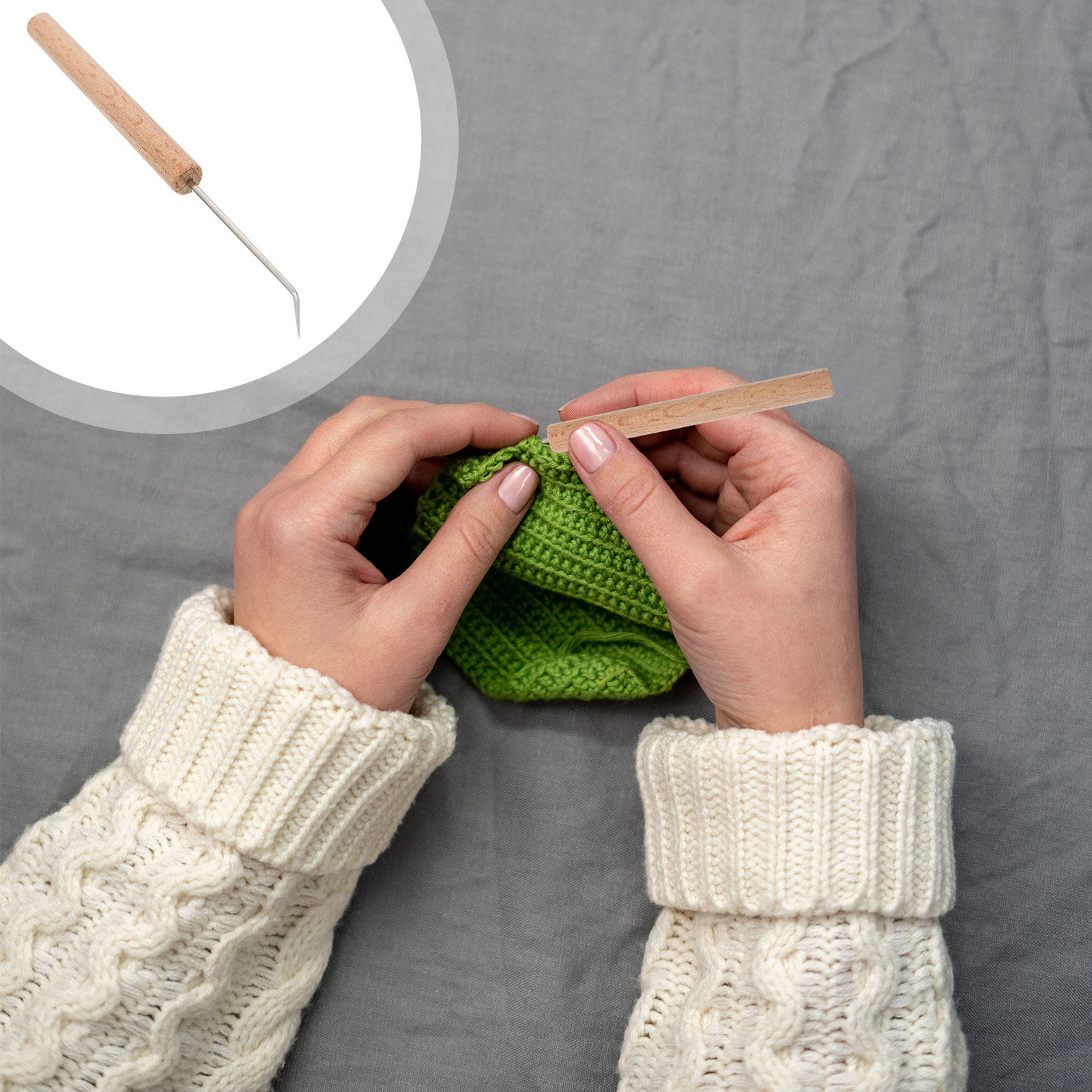Wooden Crochet Hooks Ergonomic Handle - 1個入りプレミアム木製かぎ針セット、人間工学に基づいたハンドル付き、編み機用、DIY手編みセーター、スカーフ、初心者向け